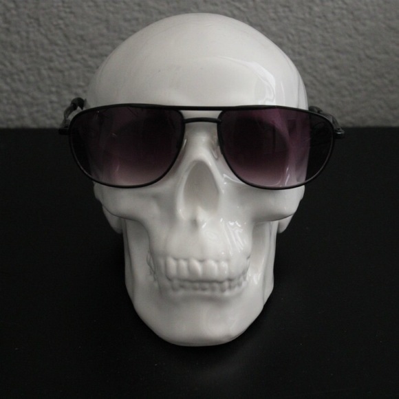 🌿 FREE W/ PURCHASE Black Shades / Sunglasses 🌿