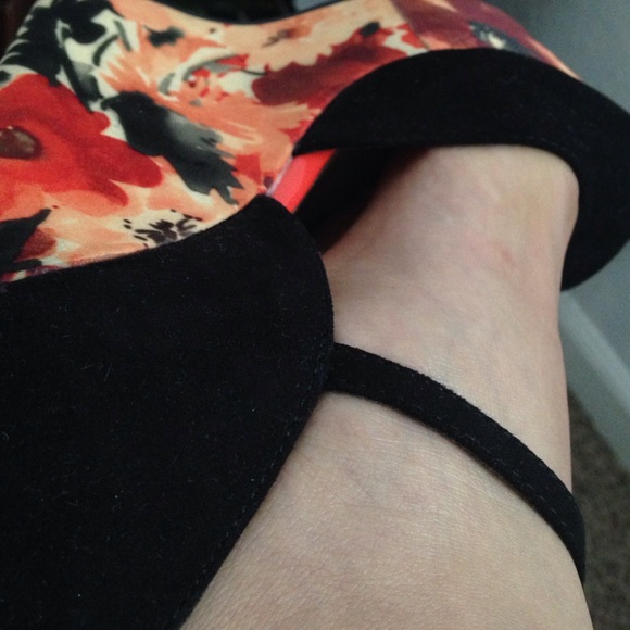 Orange/Black Floral Suede Wedges - Picture 3 of 4
