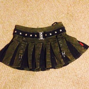 Army green Tripp mini skirt!