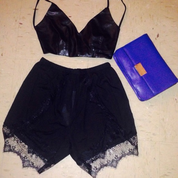 🆕 Dressy black shorts