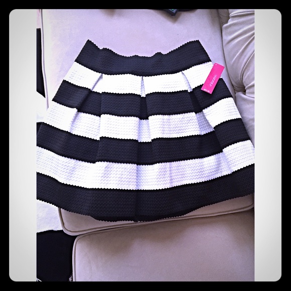Black and White Scalloped Mini Skirt