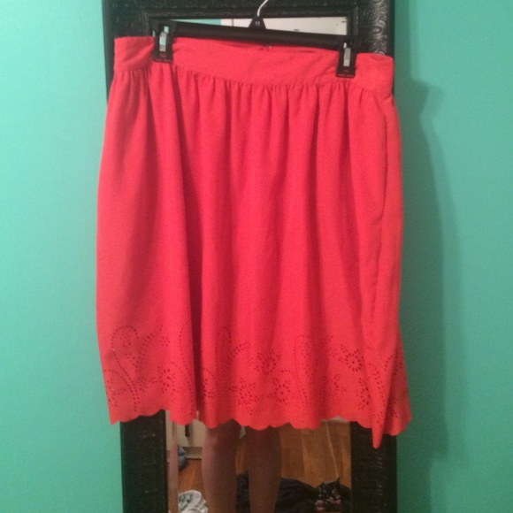 Coral pink skirt with accent❤️