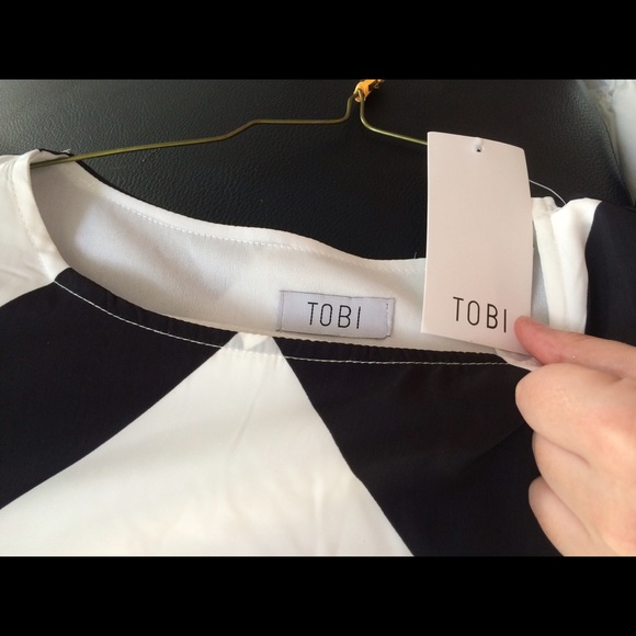 Brand new never worn Tobi dress - Picture 2 of 4