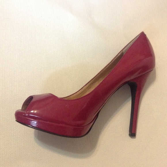 BCBG Heels - Picture 2 of 4