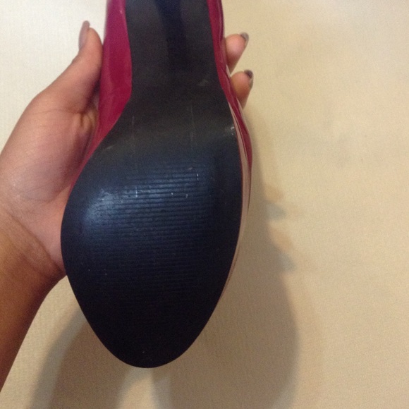 BCBG Heels - Picture 4 of 4
