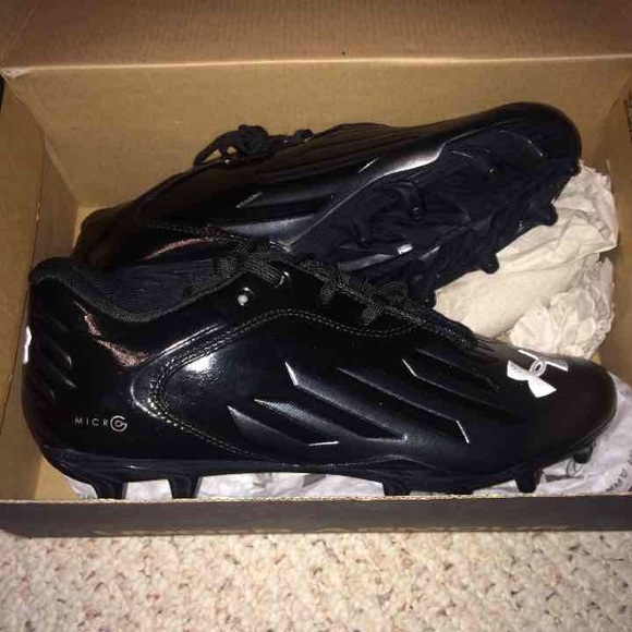 Brand new Under Armour football cleats