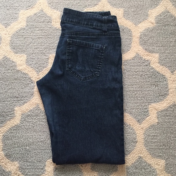 Dark washed skinny jeans