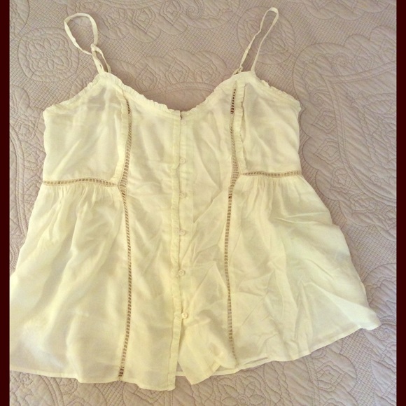 NEW WITH TAGS! Adorable Cream Cami ⛵️