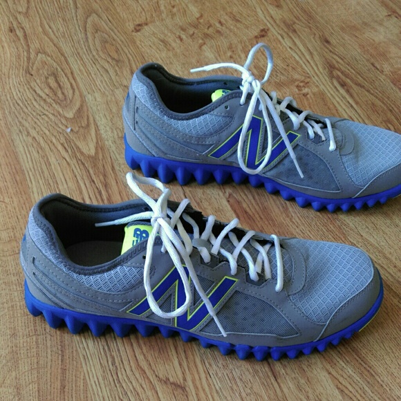 SOLD** Men's New Balance running shoes - Picture 2 of 4