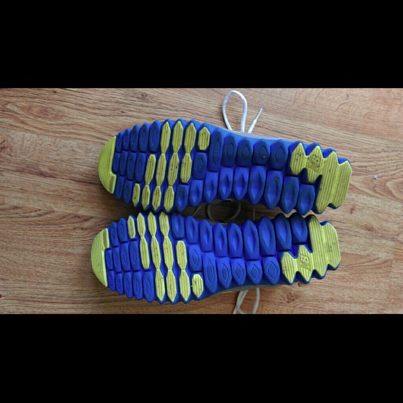 SOLD** Men's New Balance running shoes - Picture 3 of 4