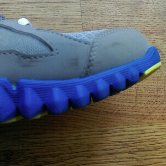SOLD** Men's New Balance running shoes - Picture 4 of 4