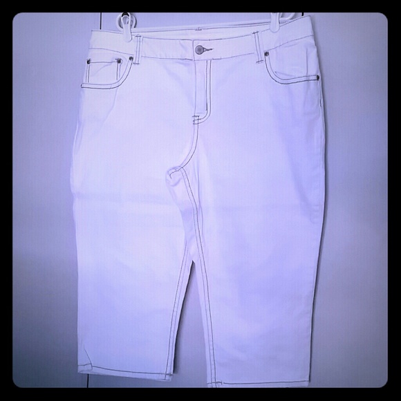 LB - White Stretch Jean Capri