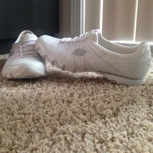 cheap cheer Skechers shoes