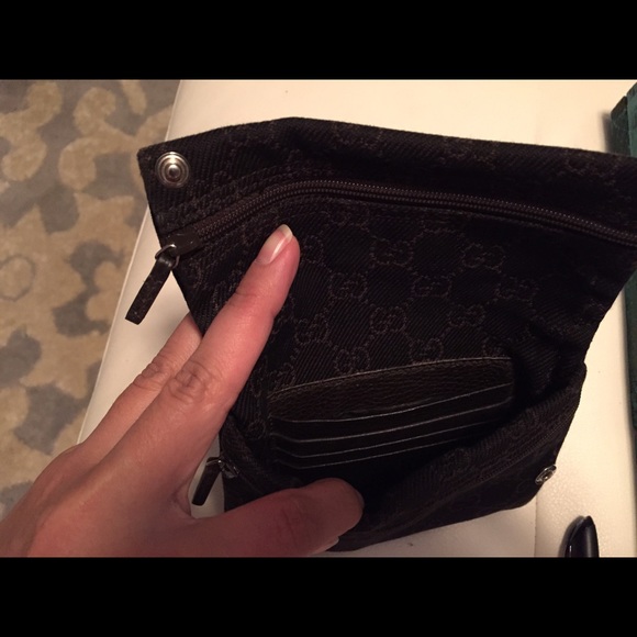 Authentic GUCCI WALLET - Picture 4 of 4