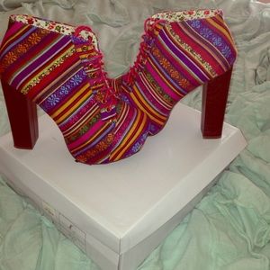 ✨ Vintage Brand✨ New! Blue Tribal Multi 7.5 💙