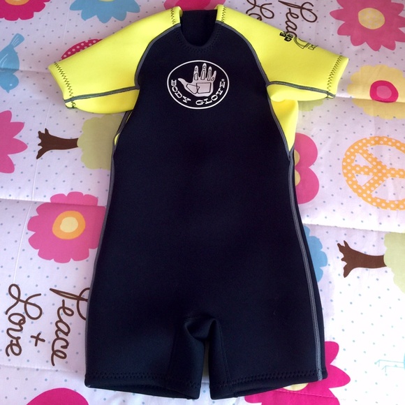 Other - Wet suit for Boys and girls.💦