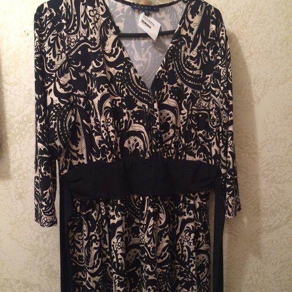Maternity dress. Size XL. New with tags.
