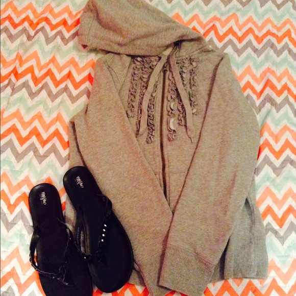 Stylish zip up - Picture 1 of 3