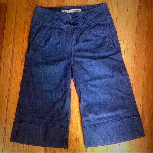 High Waisted Wide-legged Cropped Pants - Picture 1 of 4