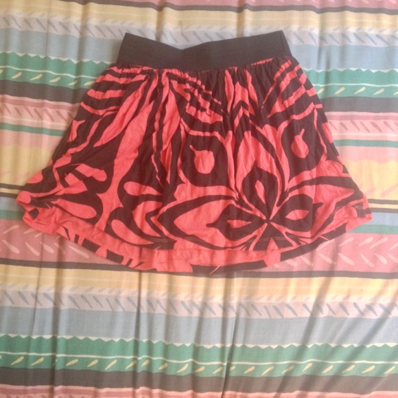 SWS Dresses & Skirts - SWS Coral and Black Printed Skirt - Small SWS Dresses & Skirts - SWS Coral and Black Printed Skirt - Small