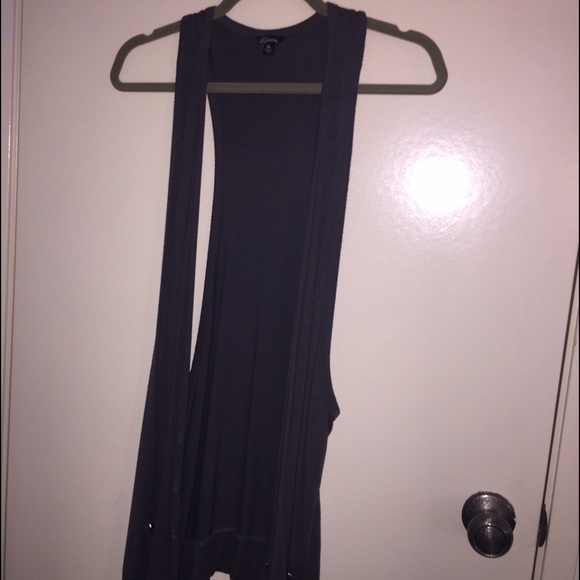 Sleeveless cardigan