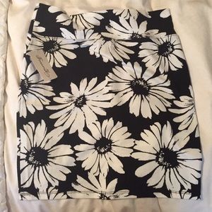 Black & White floral bodycon skirt