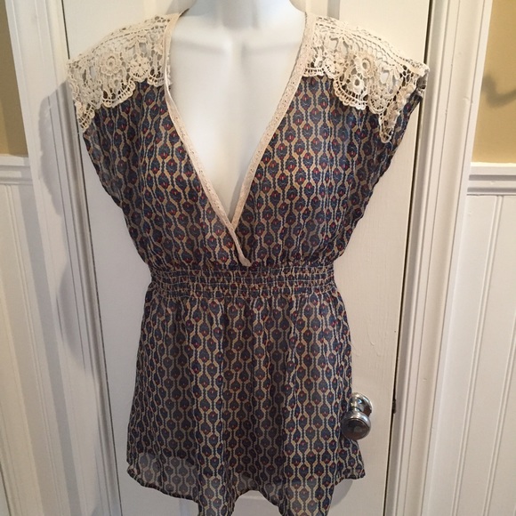 Xhilaration Tops - 🚫SOLD🚫 Summer top