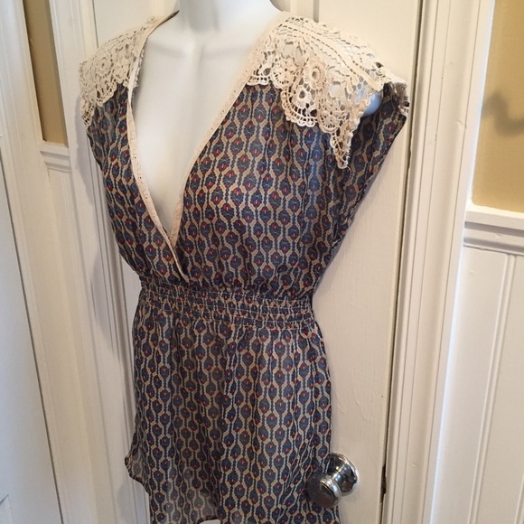 🚫SOLD🚫 Summer top - Picture 3 of 4