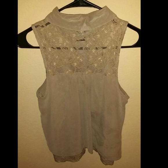 Sleeveless lace blouse - Picture 2 of 3