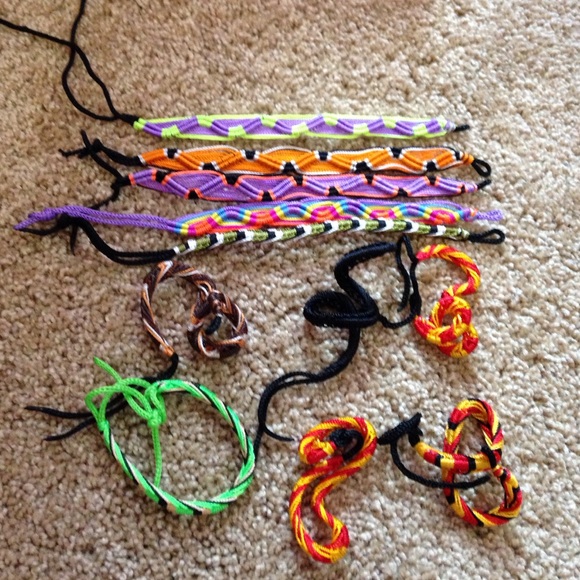 bundle of 11 friendship bracelets