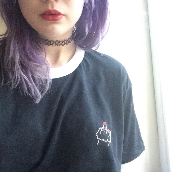 💔MIDDLE FINGER T SHIRT💔 - Picture 2 of 3
