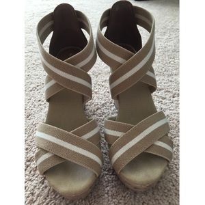 Strappy nude/brown wedges