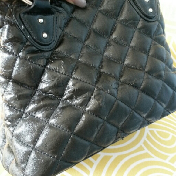 Basic black handbag. - Picture 3 of 3