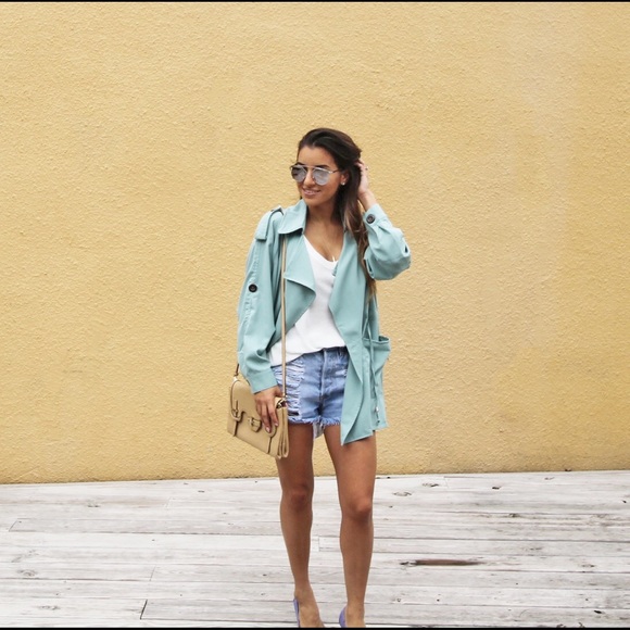 Cute and light teal trench coat - never worn - Picture 3 of 4