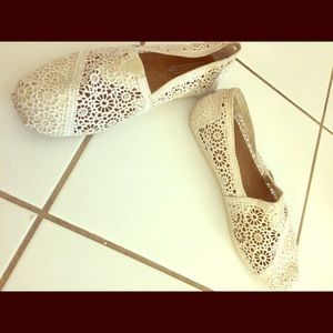 White lace/crochet TOMS