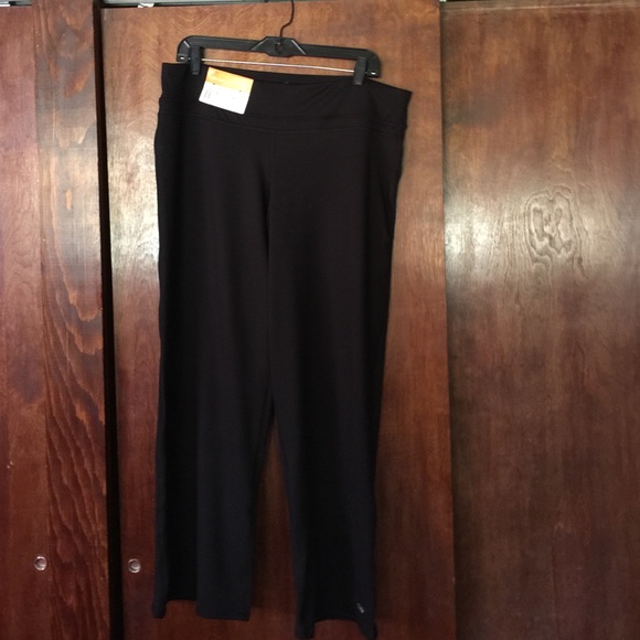 Brand new yoga pants. - Picture 2 of 2