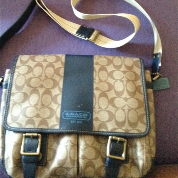 Authentic coach messenger bag