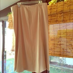 Wheat suede look side pleated skirt.