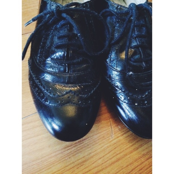 STEVE MADDEN Black oxford in size 8