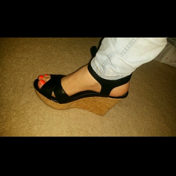 black low wedge