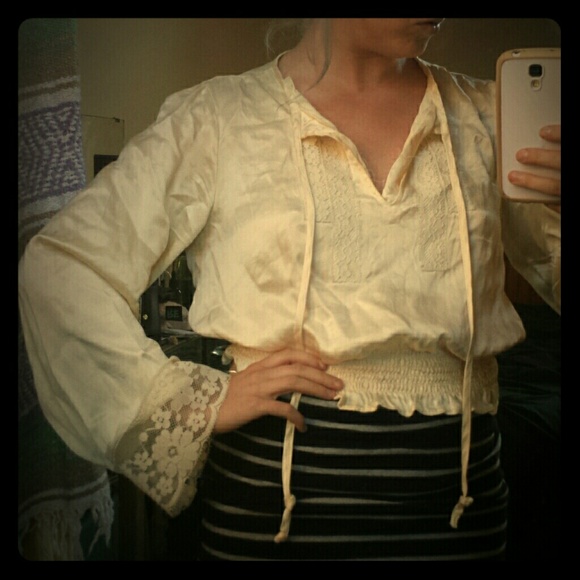 PRICE DROP! VINTAGE Silk Lace Boho Long Sleeve