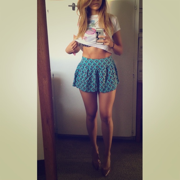 Floral turquoise High-Waist Skort Size Small