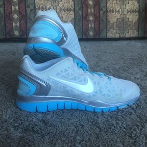 Women's Nike Free Fit 2 light blue/white Size 8