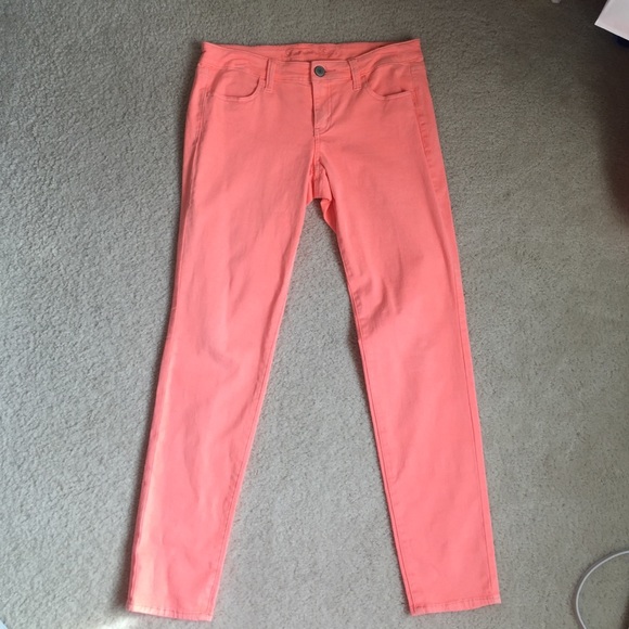 🍑American Eagle Coral Jeans!