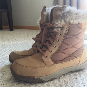 Sperry winter boots size 8.5