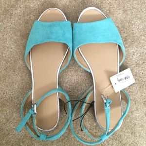 Forever 21 turquoise sandals size 6