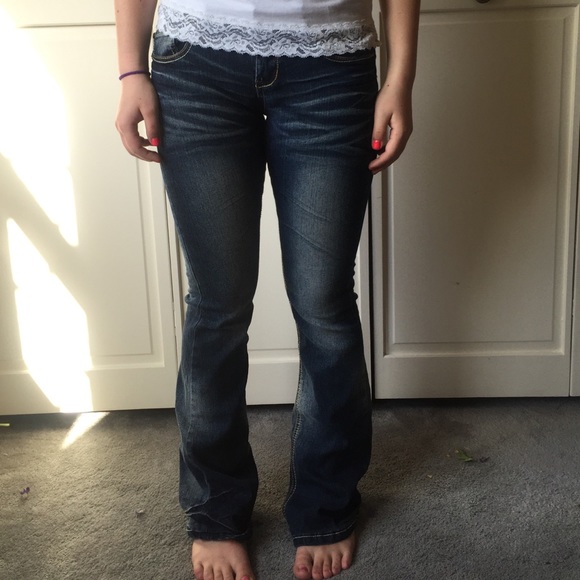 Distressed jeans - Picture 2 of 3