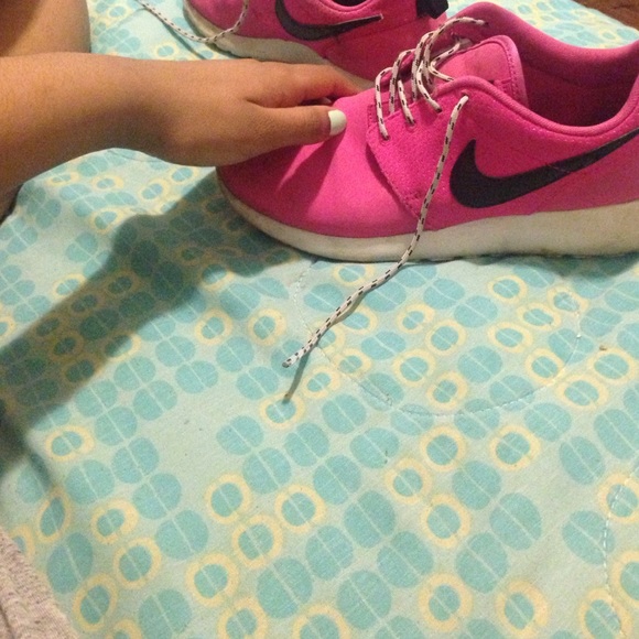 Pink roshes - Picture 2 of 2
