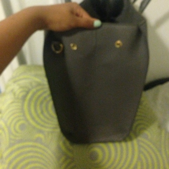 H&m grey bag NO TRADE - Picture 3 of 4