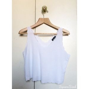🌸White top shop scalloped cropped tank🌸